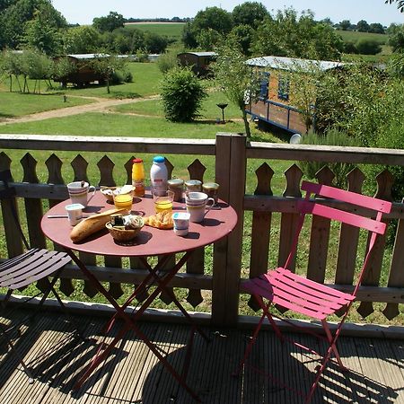 Les Roulottes & Cottages Du Moulin Chenillé-Changé Eksteriør bilde
