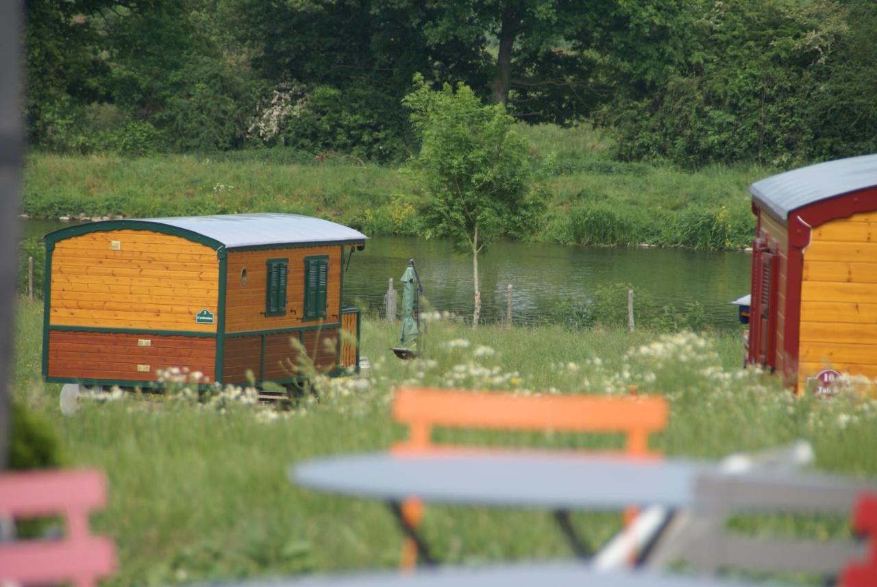 Les Roulottes & Cottages Du Moulin Chenillé-Changé Eksteriør bilde